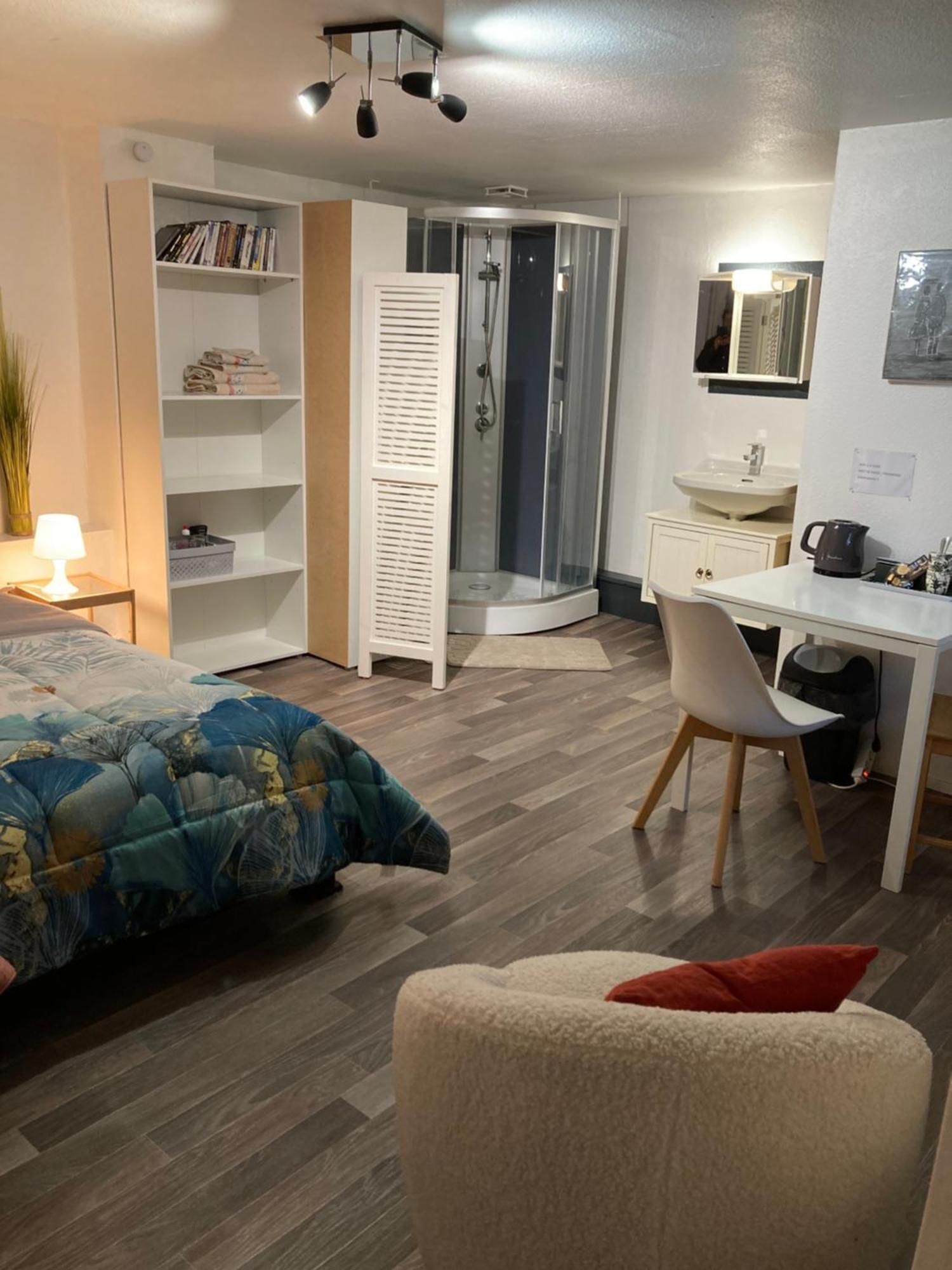 Gite D'Avalon Chambre 7 迪南 外观 照片